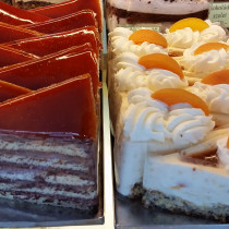tejszínes barackos torta szelet - 